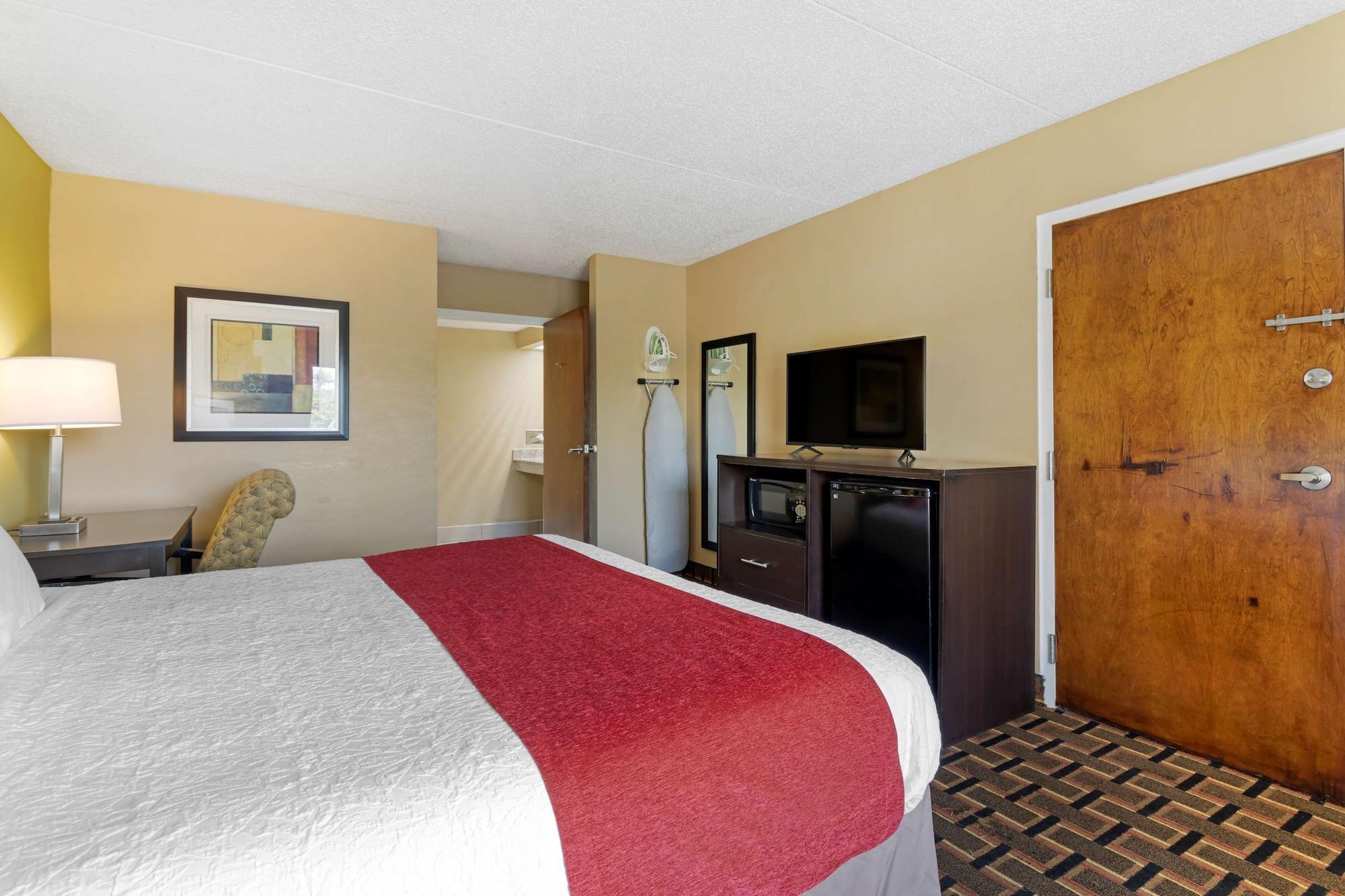 Surestay Hotel By Best Western Lenoir City Exterior photo