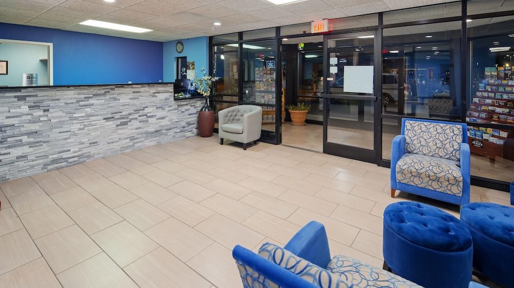 Surestay Hotel By Best Western Lenoir City Exterior photo