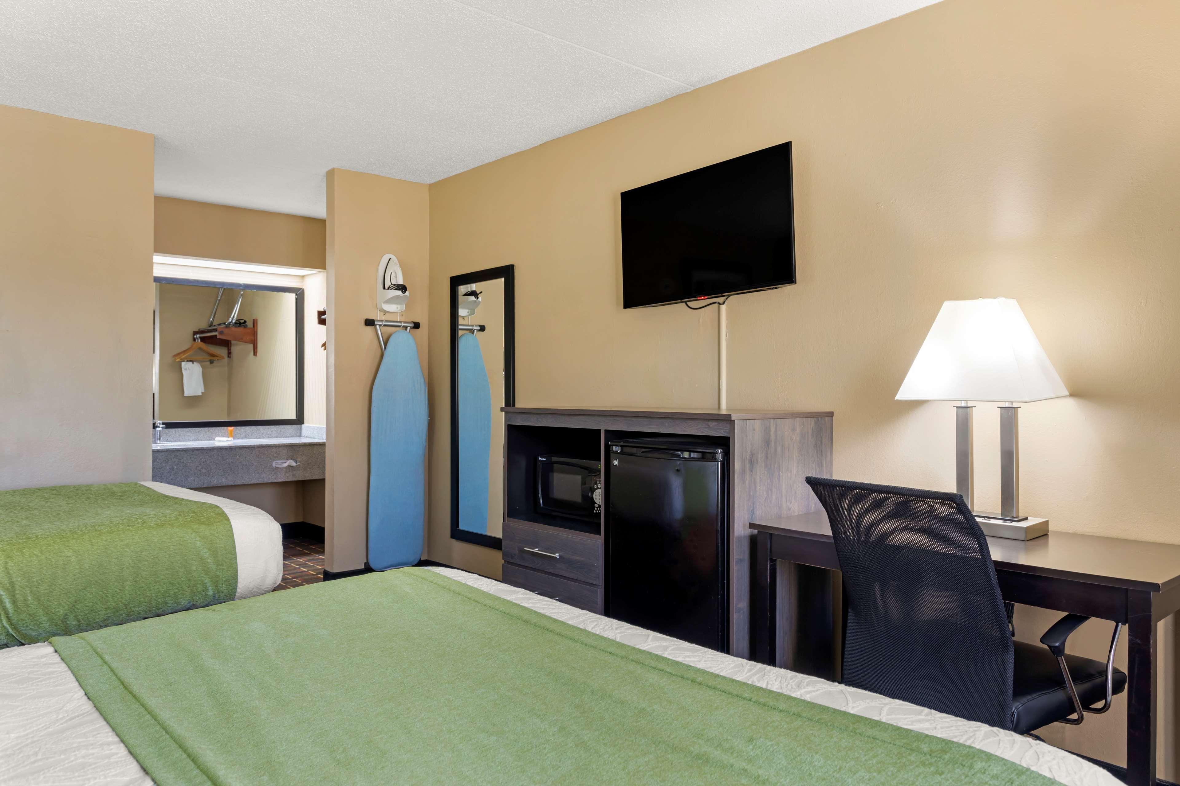 Surestay Hotel By Best Western Lenoir City Exterior photo
