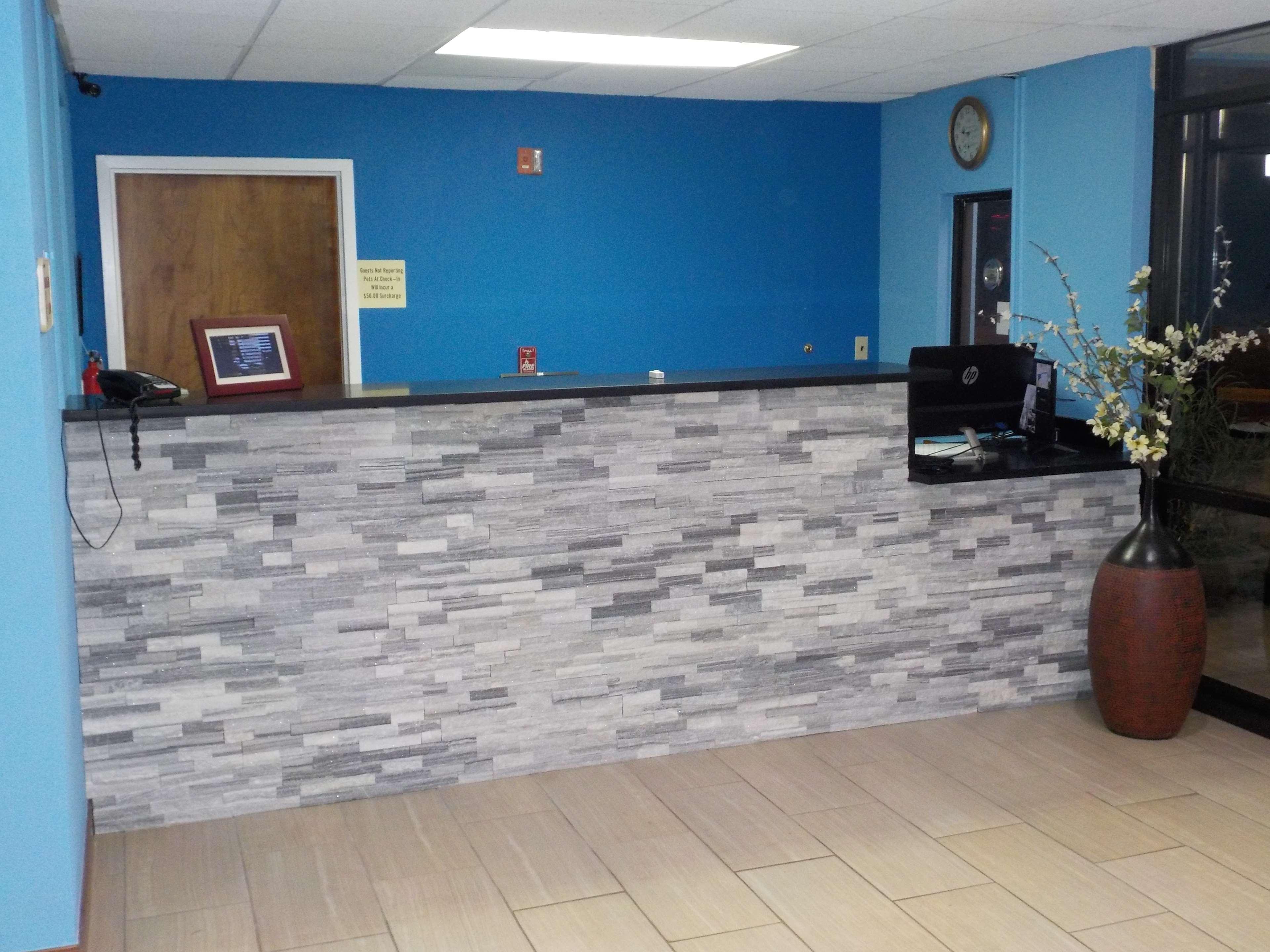 Surestay Hotel By Best Western Lenoir City Exterior photo