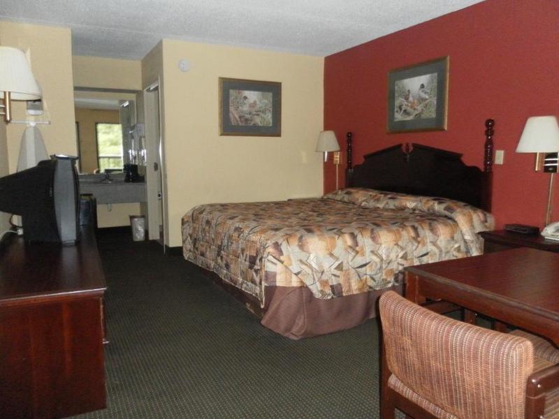 Surestay Hotel By Best Western Lenoir City Exterior photo
